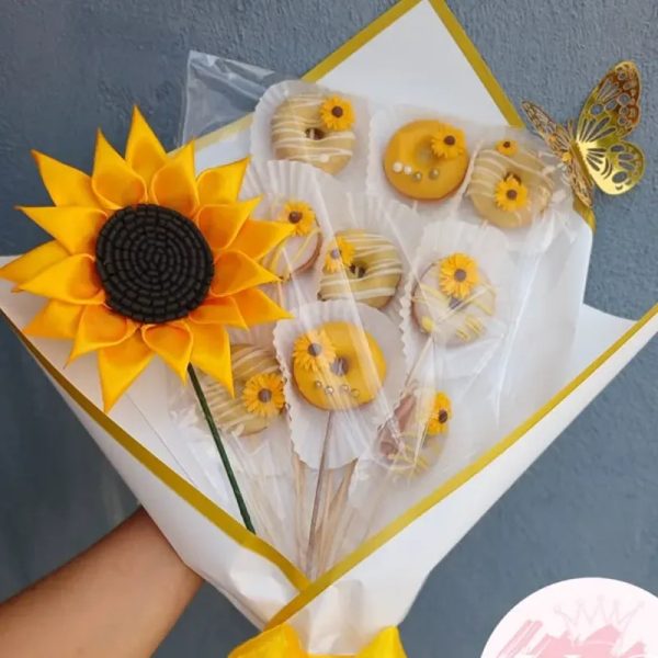 Ramo de minidonas con flor eterna