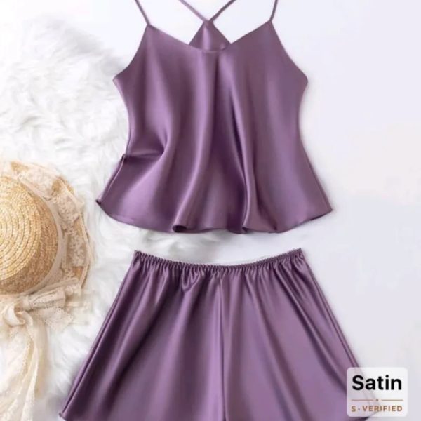 Pijama de 2 piezas de satín color lila