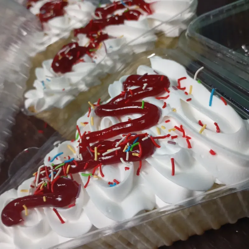 Charola 3 leches y nata ( frambuesa)