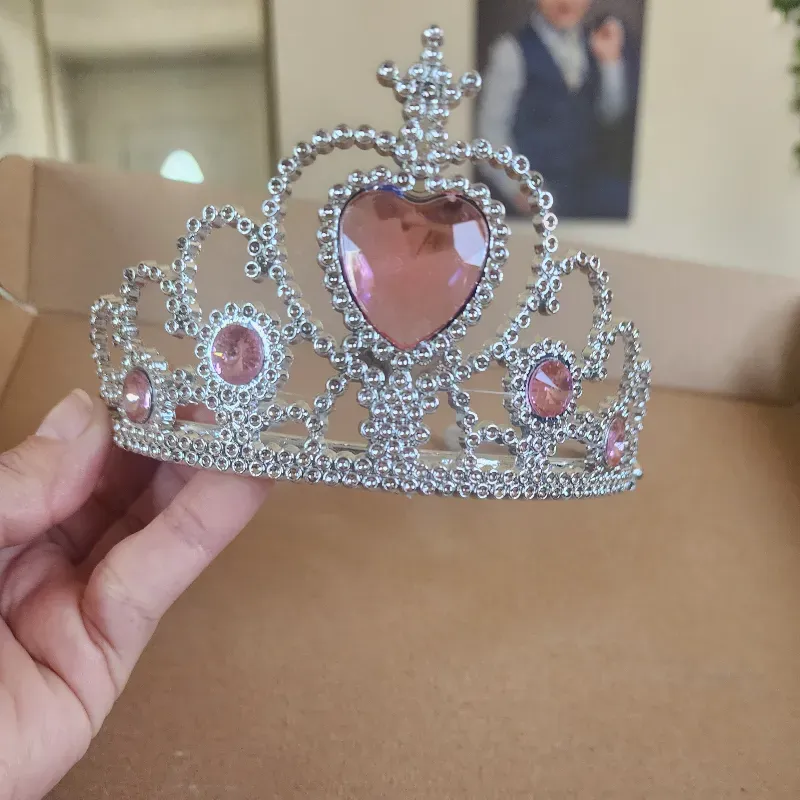 Corona  mujer y niña