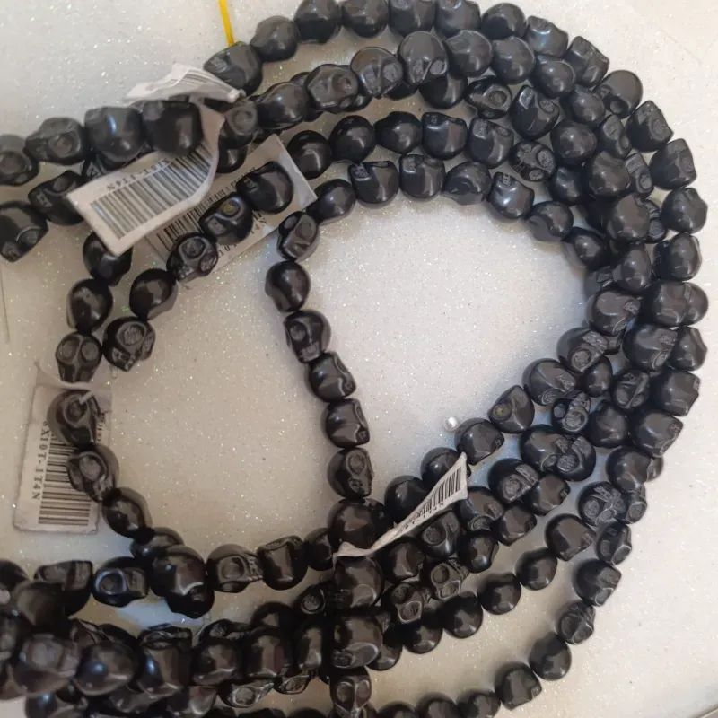 Calaveras negras de 8mm de piedra turquesa