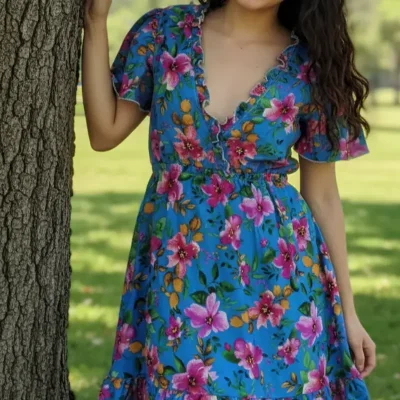 Vestido escote V con volantes y espalda ajustable