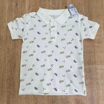 Polo color blanco con bicicletas