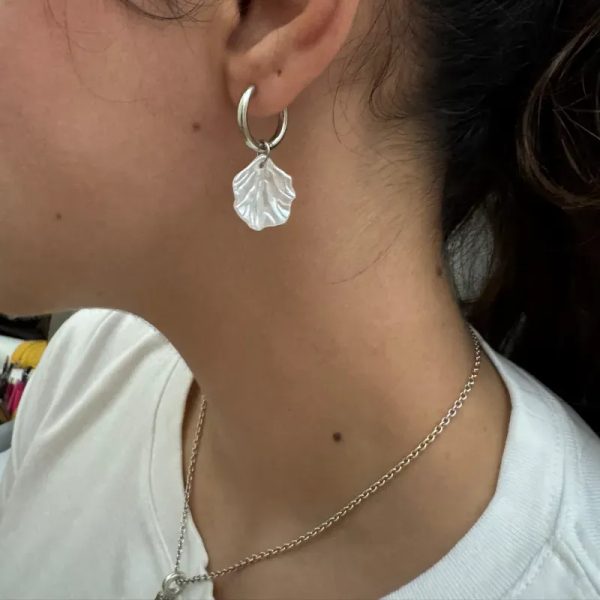 Aretes de concha perlada