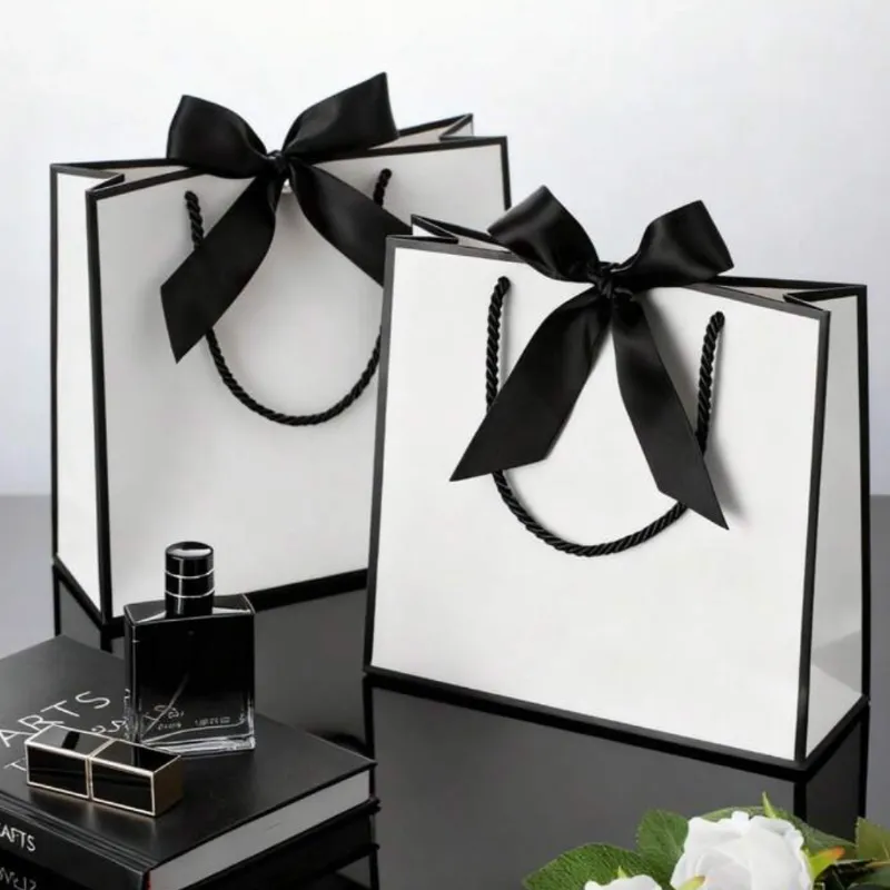 Bolso Blanco de Regalos con cinta negra