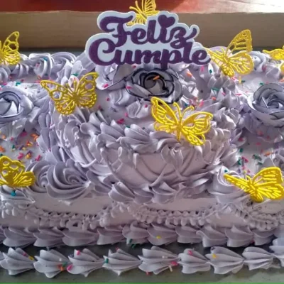 Kake redondo personalizado de dos pisos