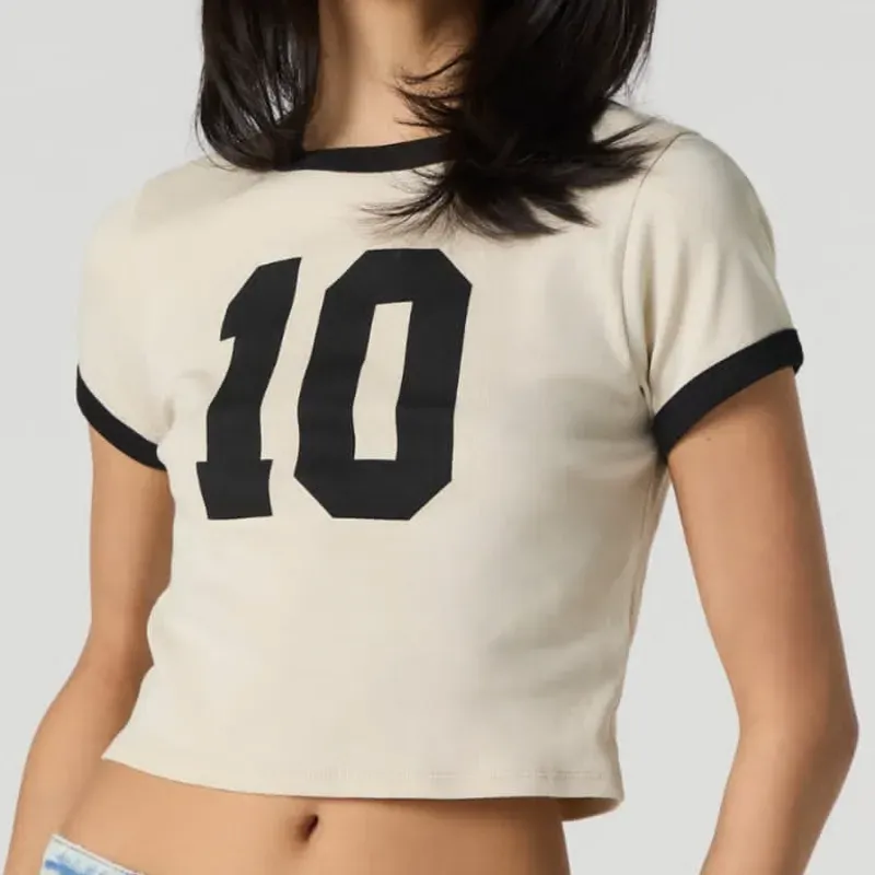 Pulover corto beige deportivo