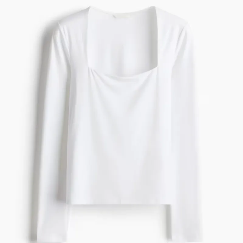 Suéter escote cuadrado