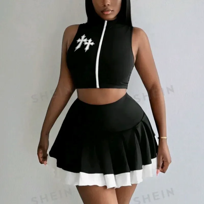  Conjunto de falda corta plisada y top desmangado — Negro/ Blanco