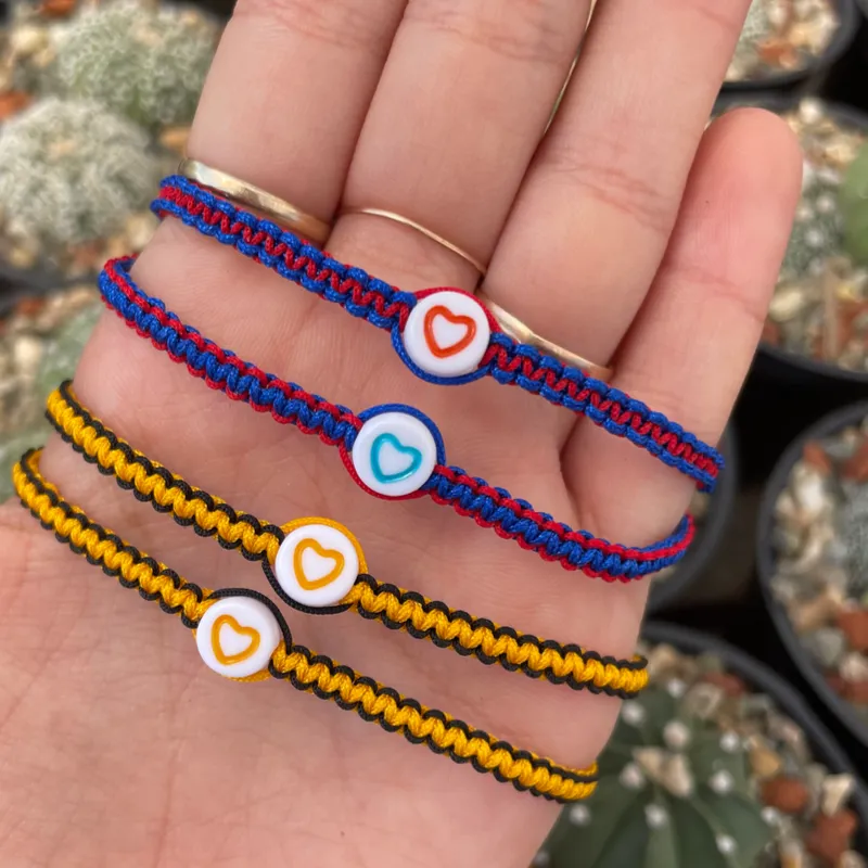 Pulseras tejidas dobles