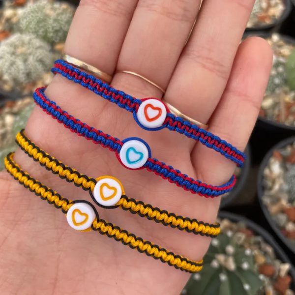 Pulseras tejidas dobles