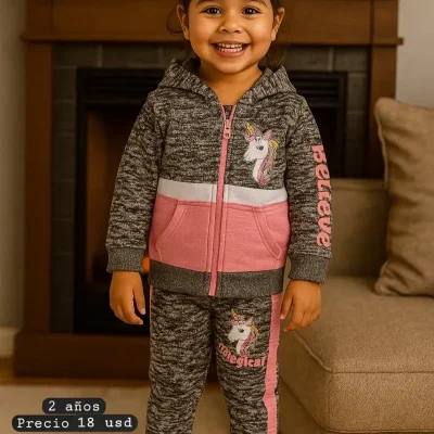 Conjunto abrigado para niñas 7
