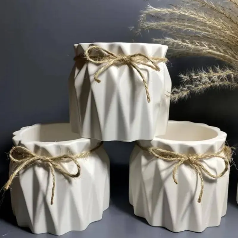 Maceta perfilada. Grande