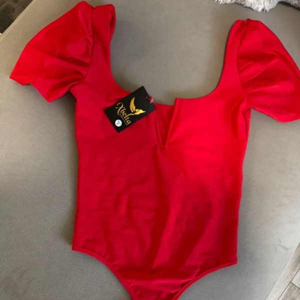 Body rojo con mangas