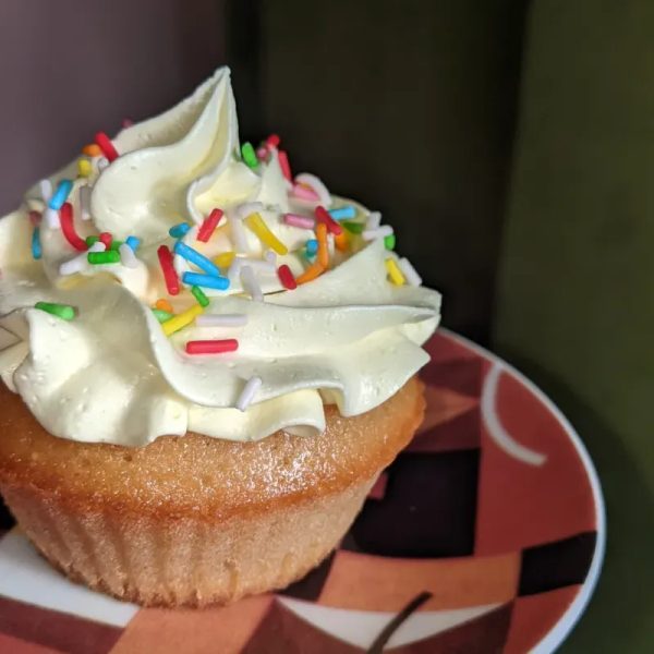CUPCAKES CON MOUSSE DE LIMÓN