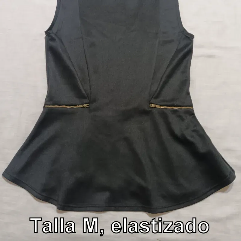 Blusa negra corte princesa