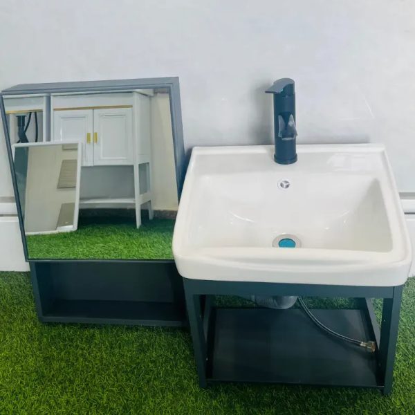 SET 10 Baño con espejo con puerta estilo gabinete