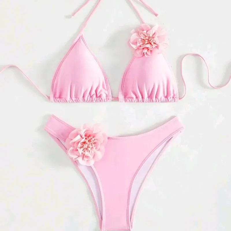 Bikini rosado con flor
