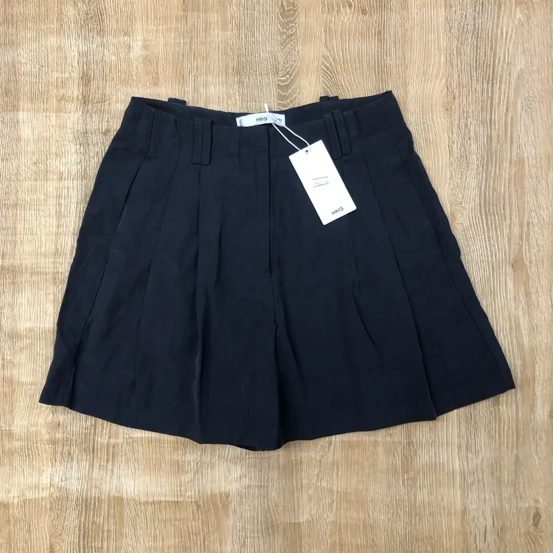 Short Mango color azul oscuro