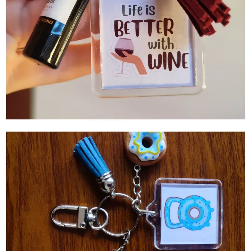  Llavero de acrílico con figura realista