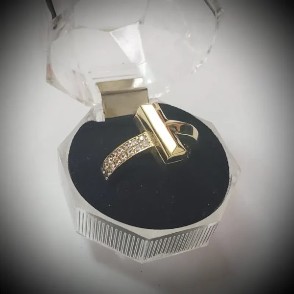 Tiffany 10K  $230