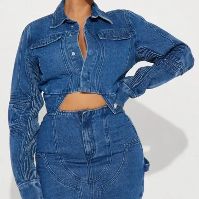 Conjunto mezclilla de chaqueta y saya