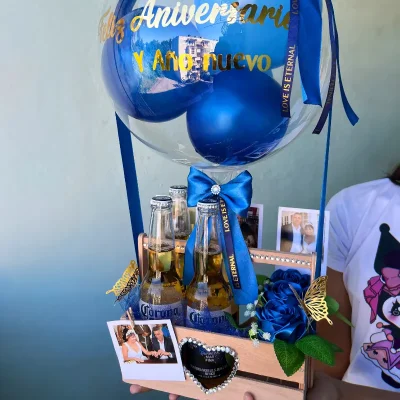 Caja de 4 coronas y rosas