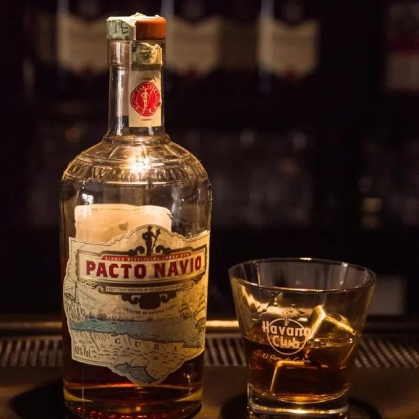 Ron Pacto Navío