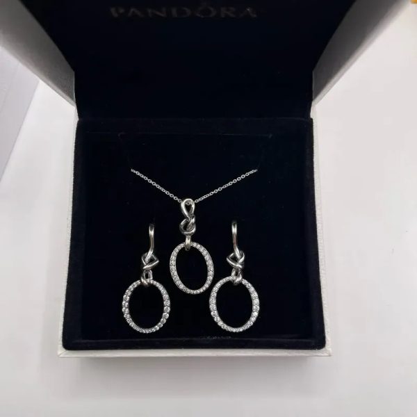 Conjunto nudos corazón