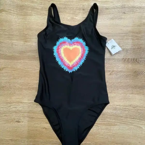 Trusa negra con corazón de colores