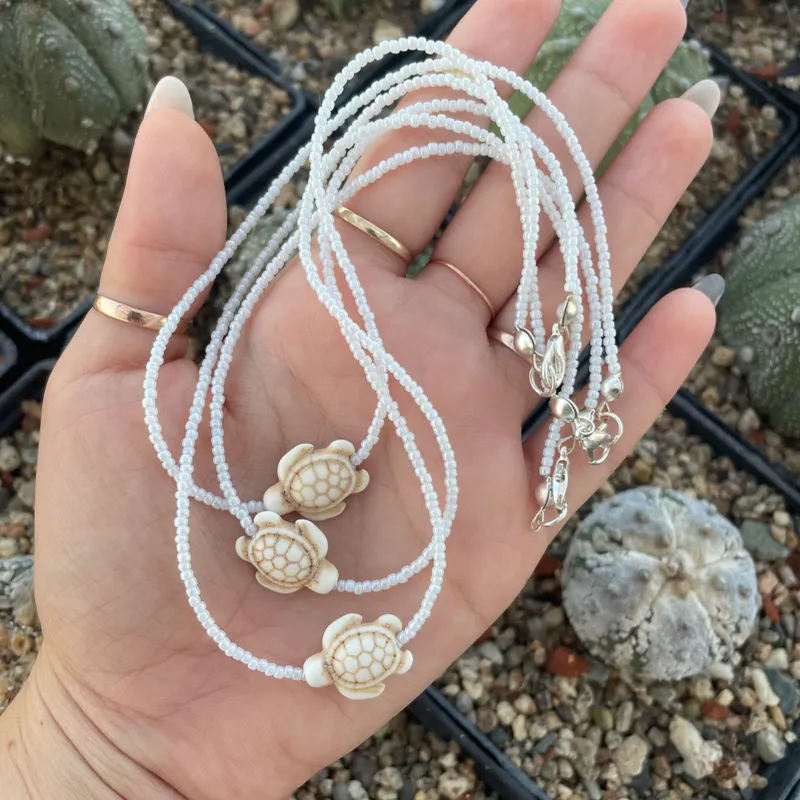 Collar de cuentas + tortugas