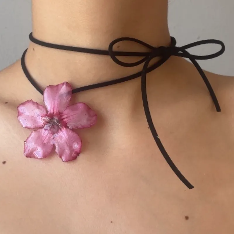 Cordón con flor natural