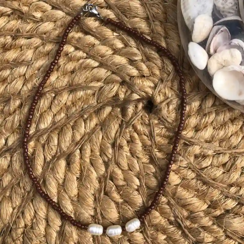 Collar de mostacillas