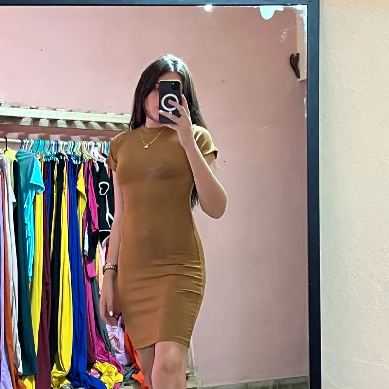 Vestido corto carmelita claro