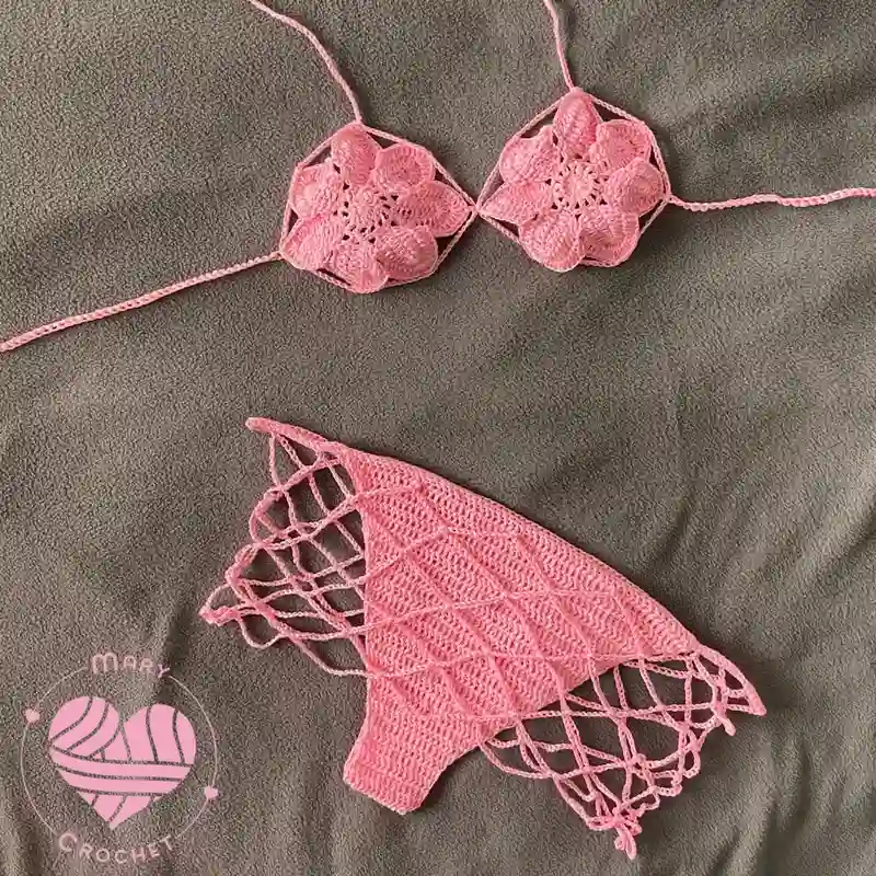 Bikini floral con pareo