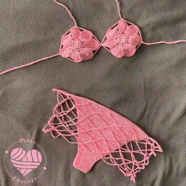 Bikini floral con pareo