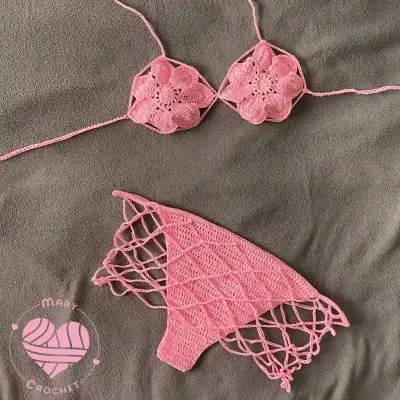 Bikini floral con pareo