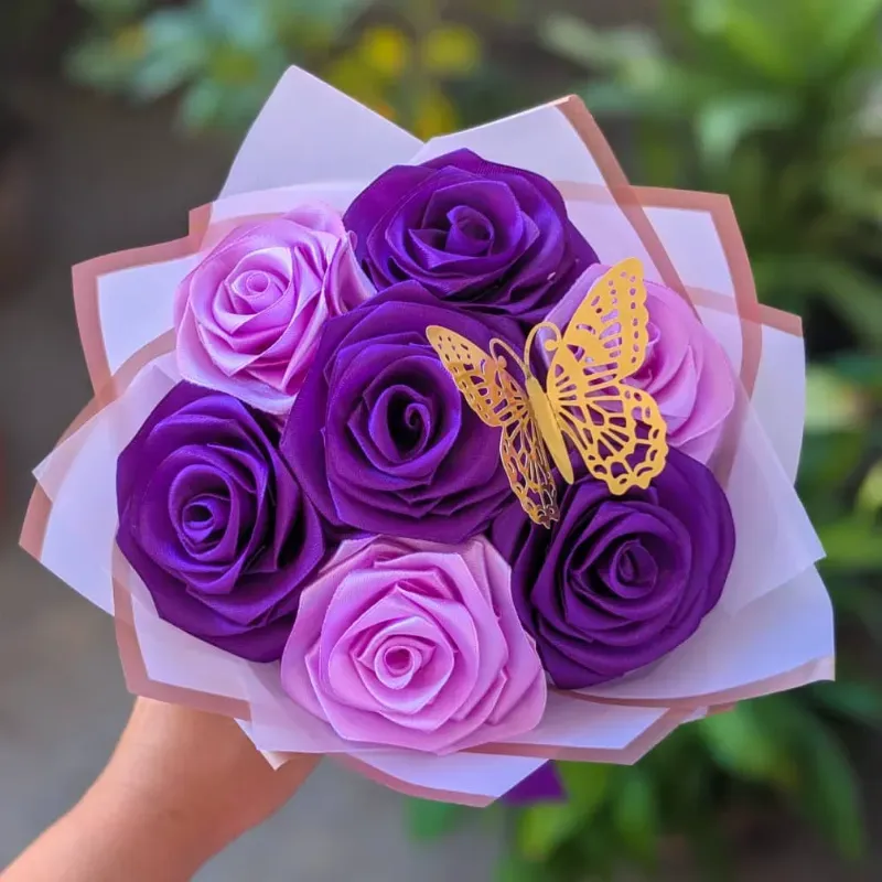 Ramo de 7 rosas eternas