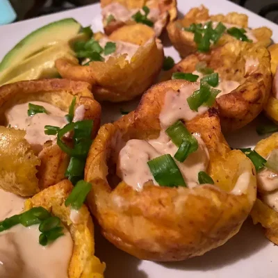 Tostones rellenos Camarón