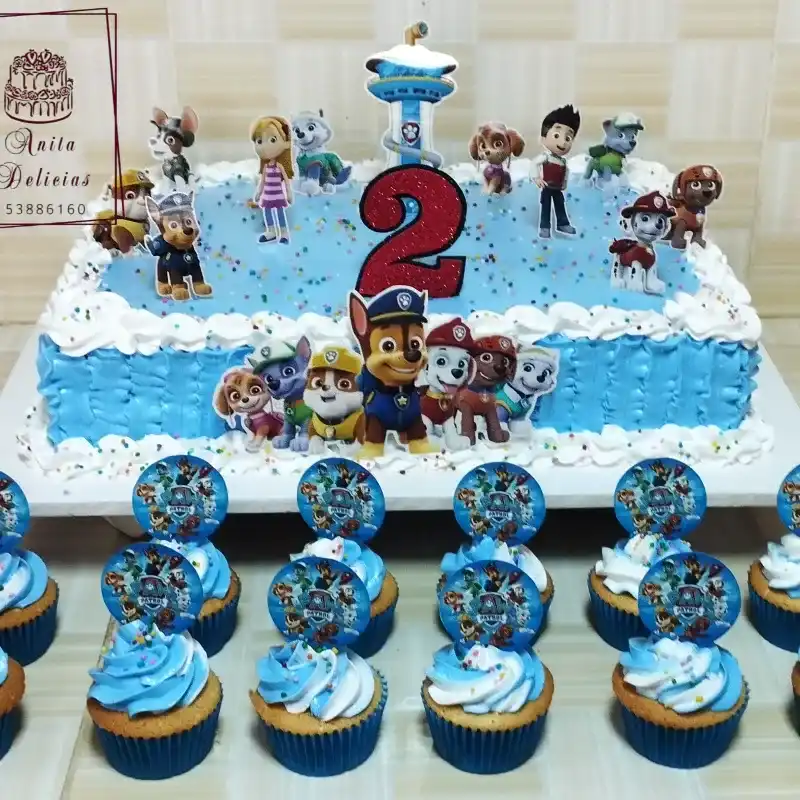 Combo Torta rectangular más 12 cupcakes