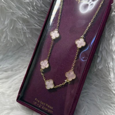 Cadema estilo van cleef