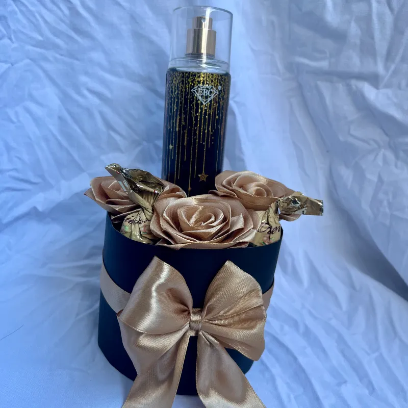 Cajita con colonia , rosas eternas y bombones