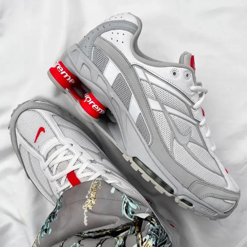 Nike Shox 4 Muelles Gris y Rojas Supreme