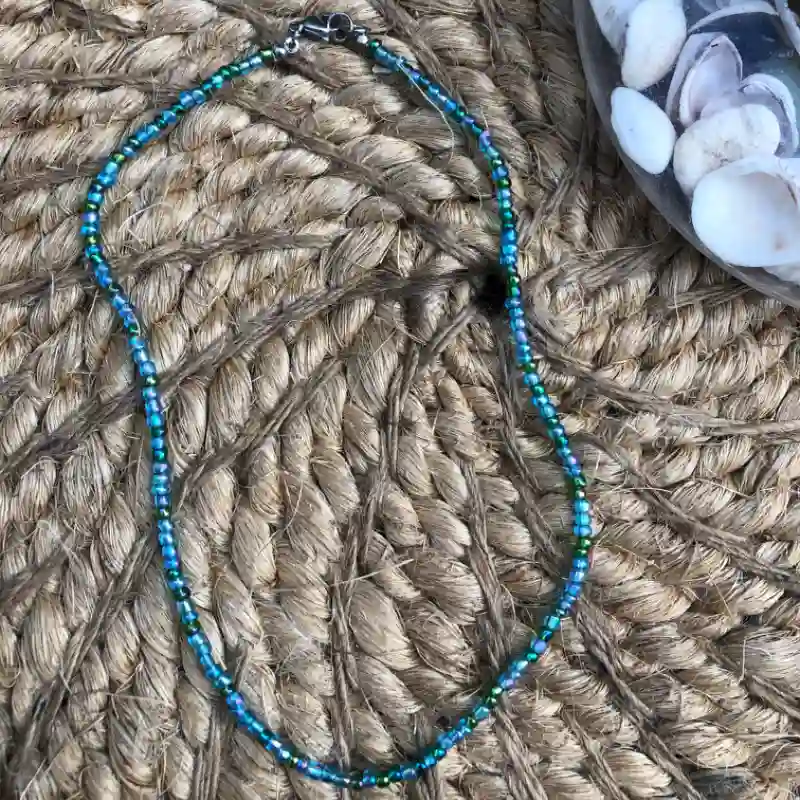 Collar de mostacillas