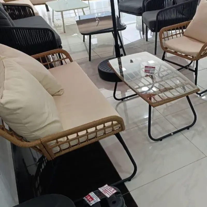 Juego de muebles de 4 piezas con mensajería incluida