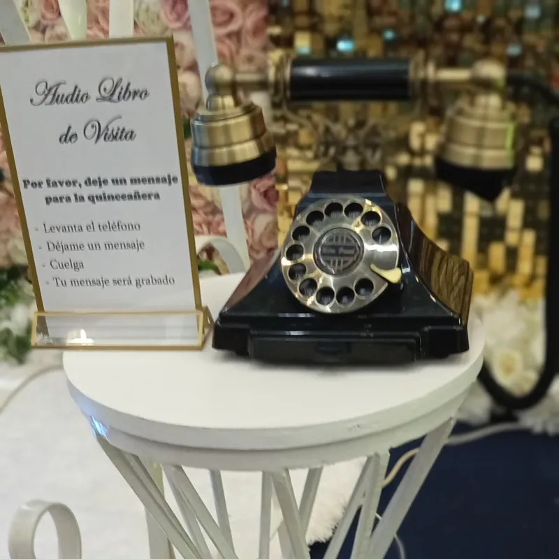 NOVEDOSO teléfono para su FIESTA