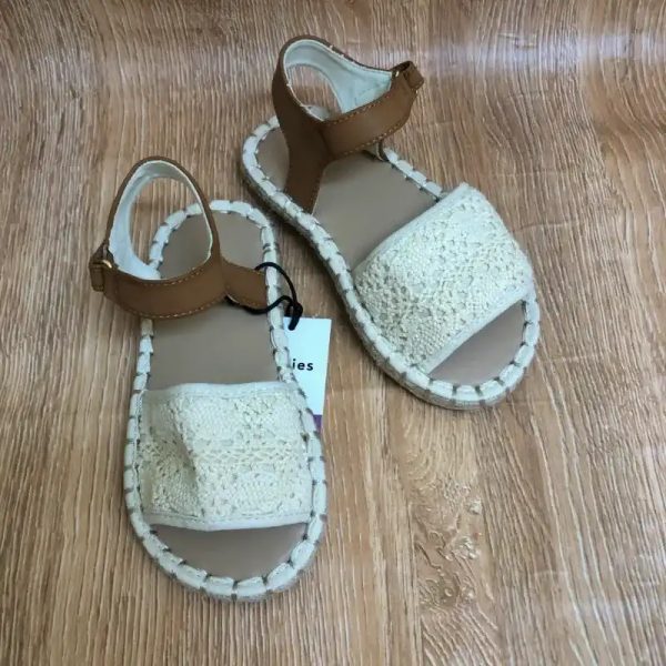 Sandalias color marrón con tejido