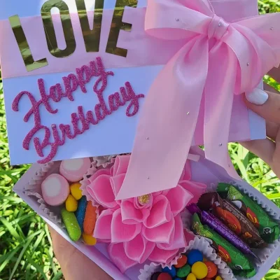 Cajita de regalos con Flor Eterna y Chuches