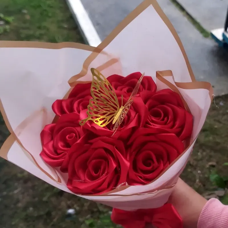 Ramo de 7 rosas eternas