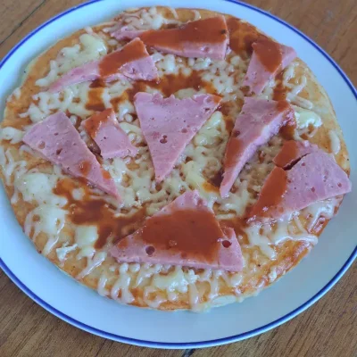 PIZZA C/ JAMON Y QUESO GOUDA